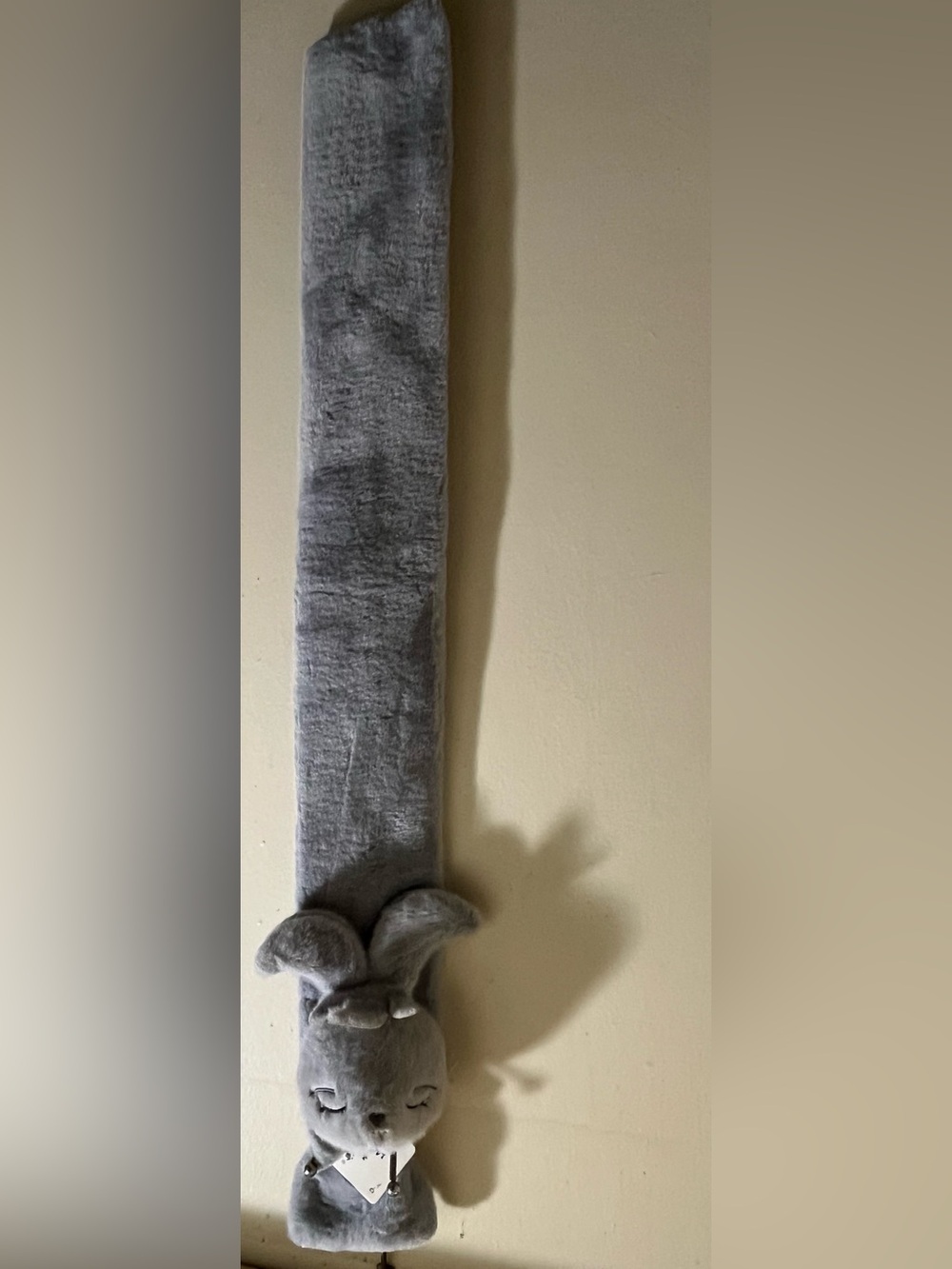 NWT Plush Gray Decorative Throw - Soft Faux Fur Scarf 33”